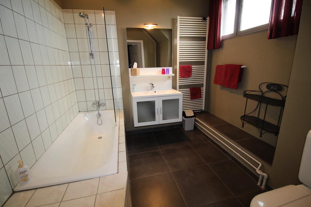 Les Alisiers Hotel Nadrin Quarto foto